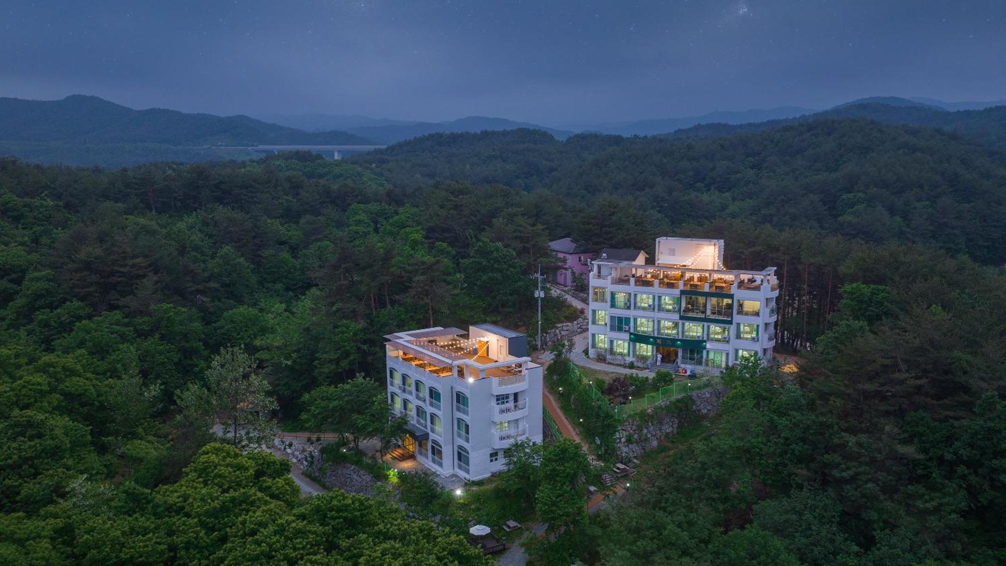 Zio Pinetree Hotel Yangyang Buitenkant foto